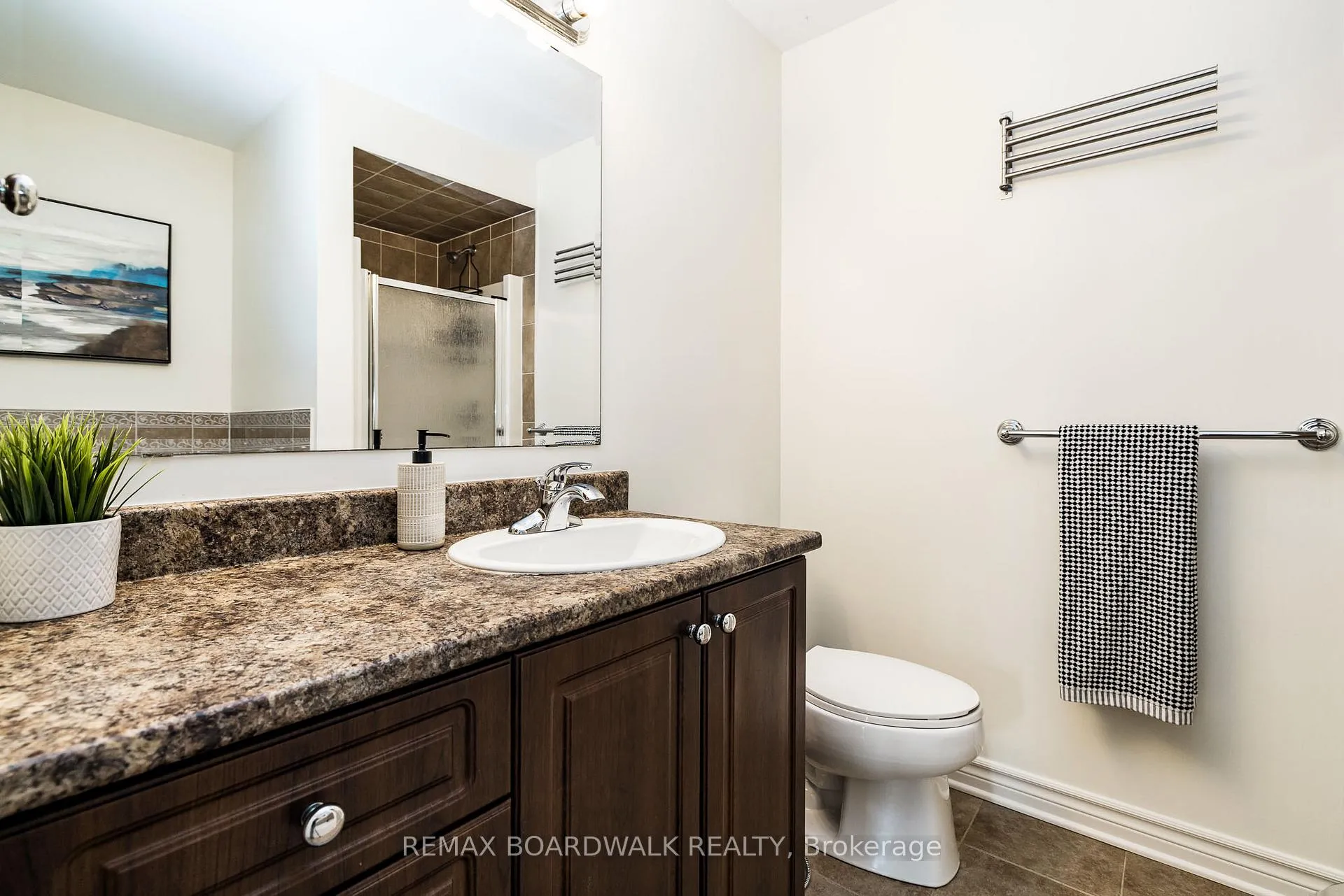 Photo 23 of 29 Madelon Drive, Ottawa, Barrhaven - Longfields — HOMEH