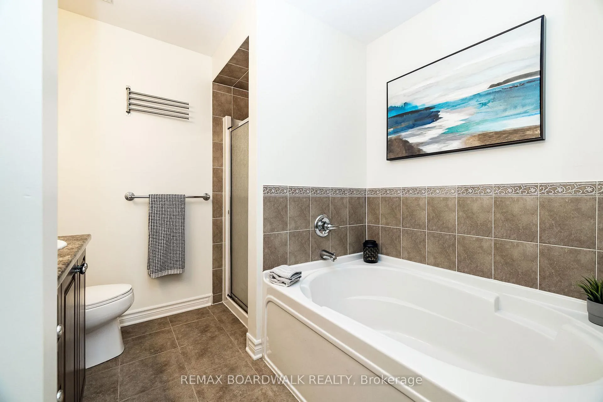 Photo 24 of 29 Madelon Drive, Ottawa, Barrhaven - Longfields — HOMEH
