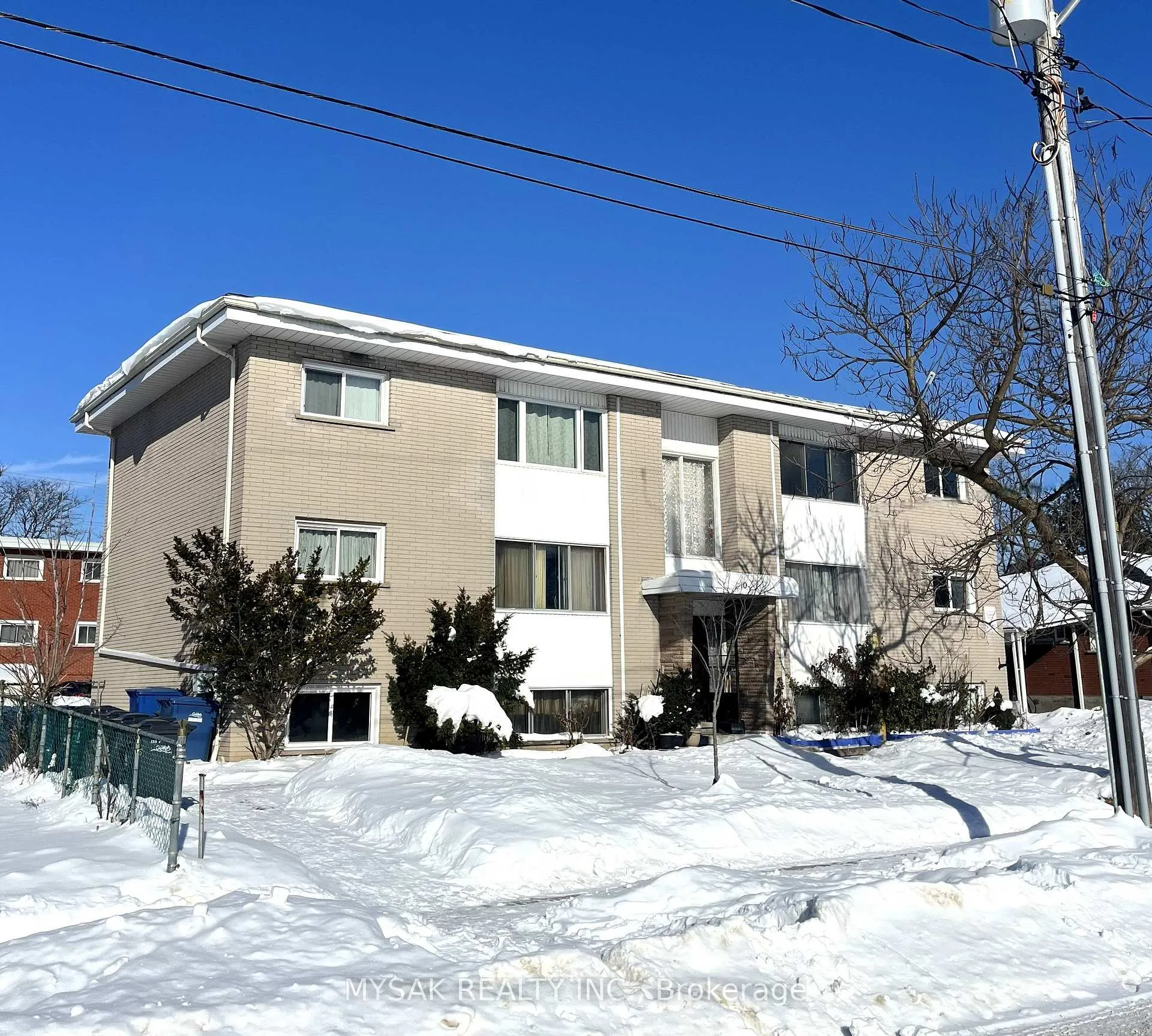 Front of 10 Plymouth Court