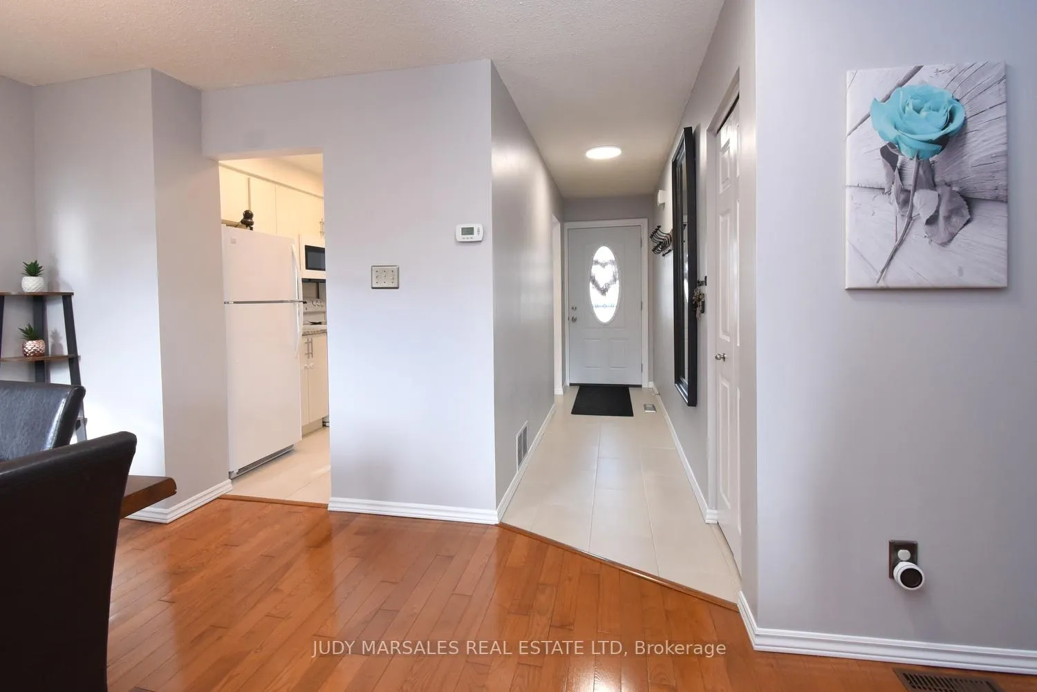 Photo 4 of 102 Elderwood Place, Brampton, Brampton North — HOMEH