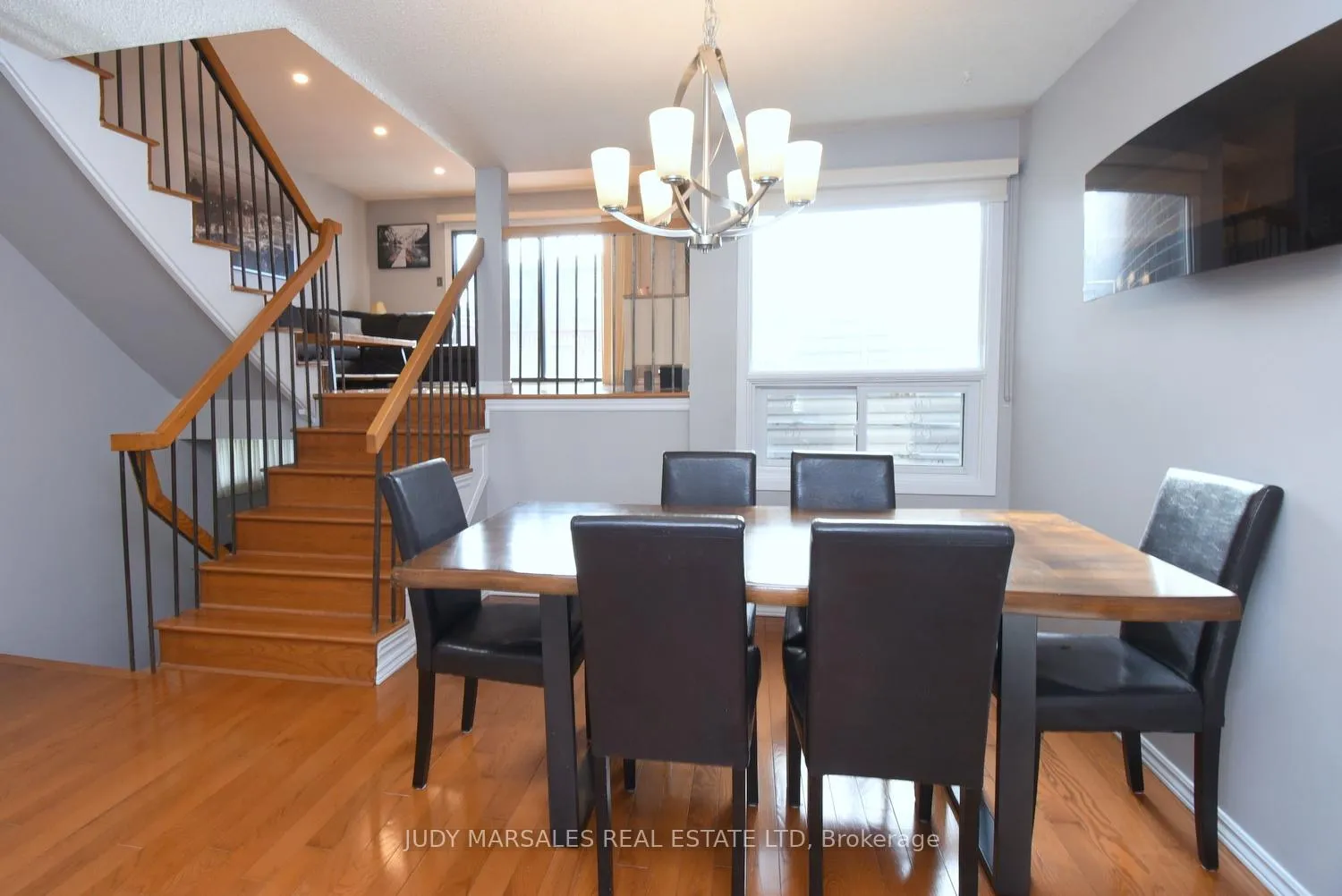 Photo 8 of 102 Elderwood Place, Brampton, Brampton North — HOMEH