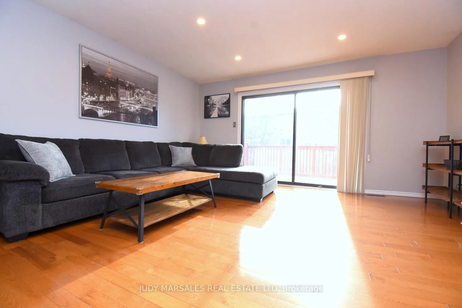Photo 13 of 102 Elderwood Place, Brampton, Brampton North — HOMEH