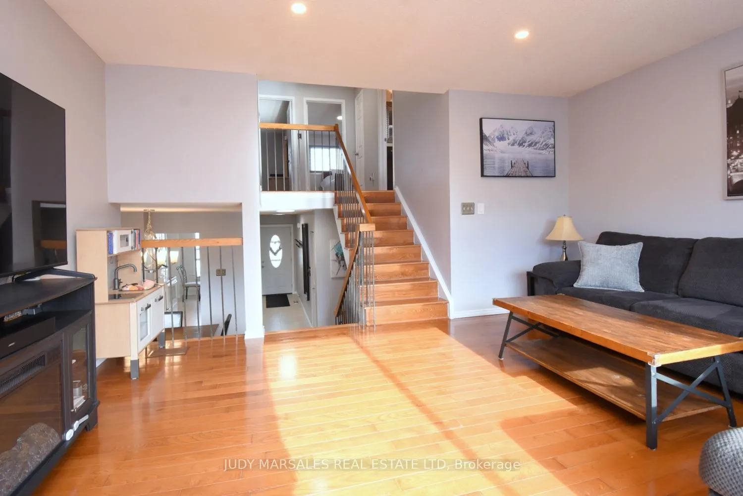Photo 15 of 102 Elderwood Place, Brampton, Brampton North — HOMEH