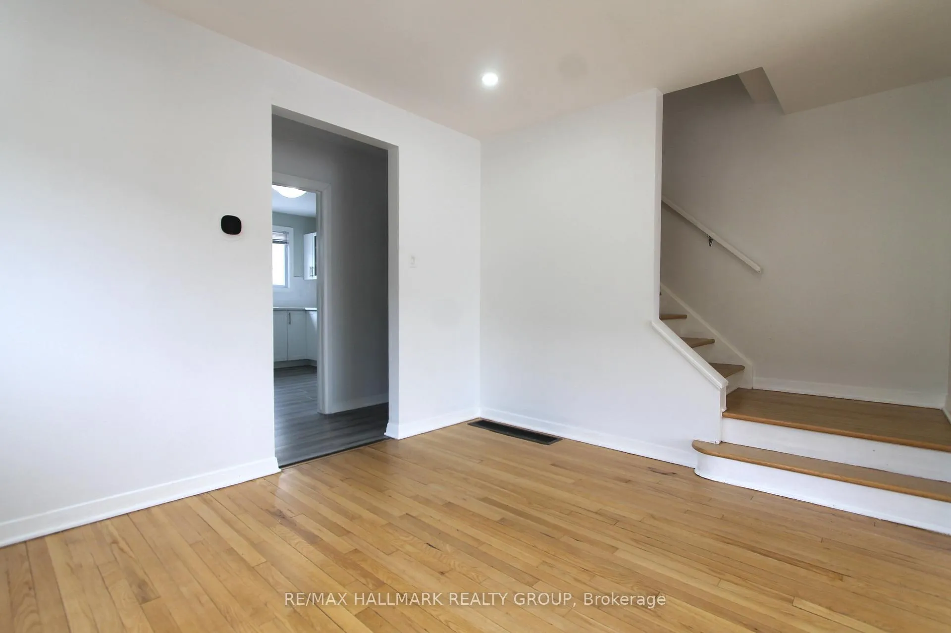 Photo 7 of 1427 Bellamy Street, Ottawa, Carleton Square — HOMEH
