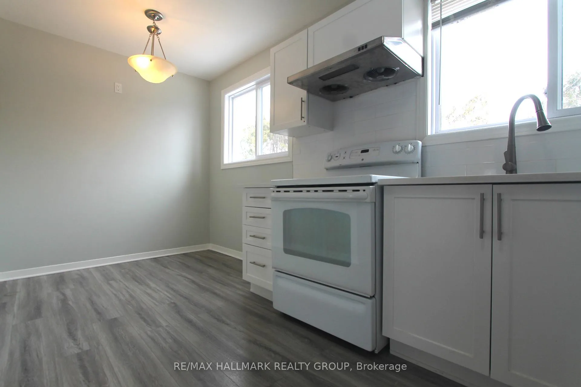 Photo 10 of 1427 Bellamy Street, Ottawa, Carleton Square — HOMEH