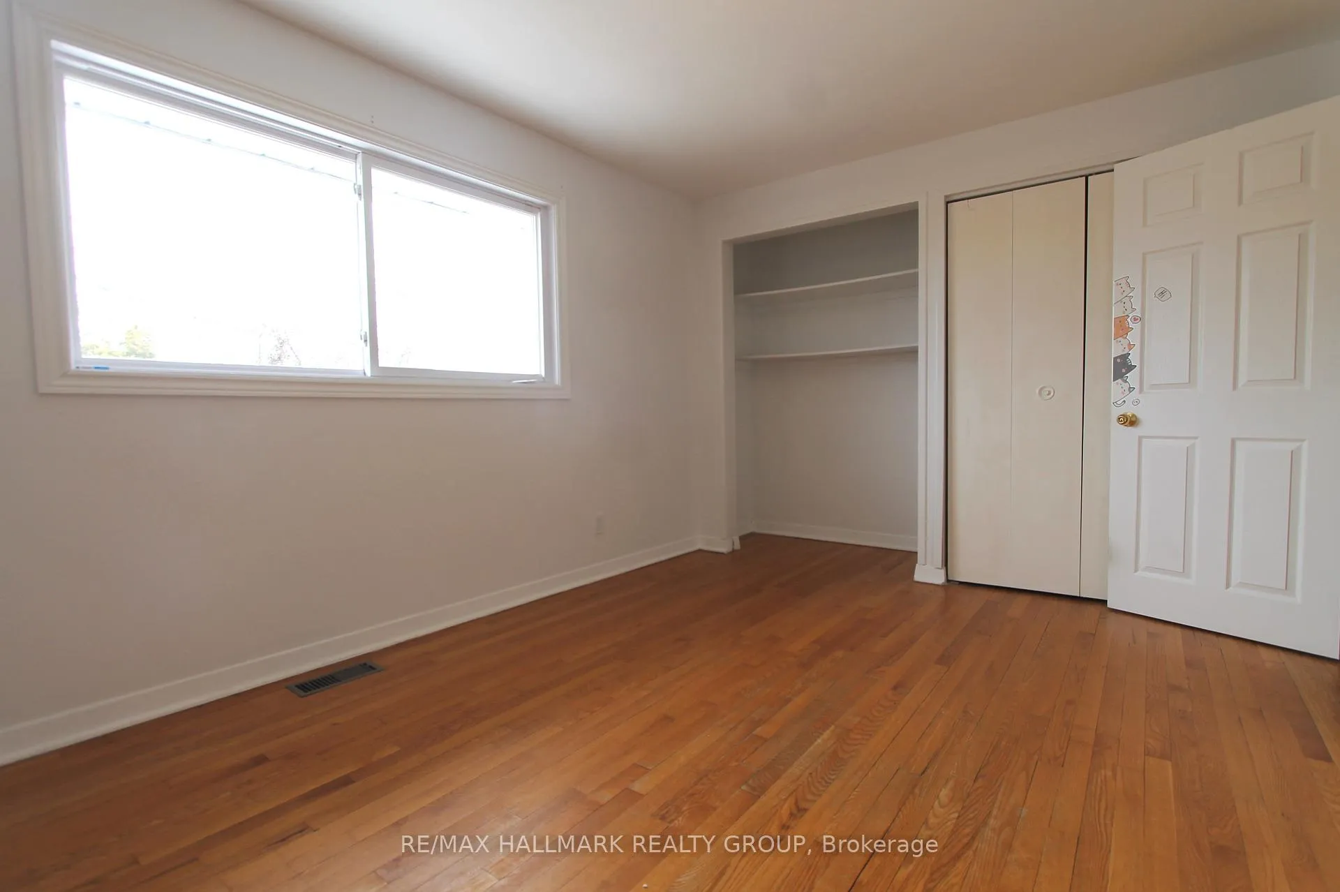 Photo 13 of 1427 Bellamy Street, Ottawa, Carleton Square — HOMEH