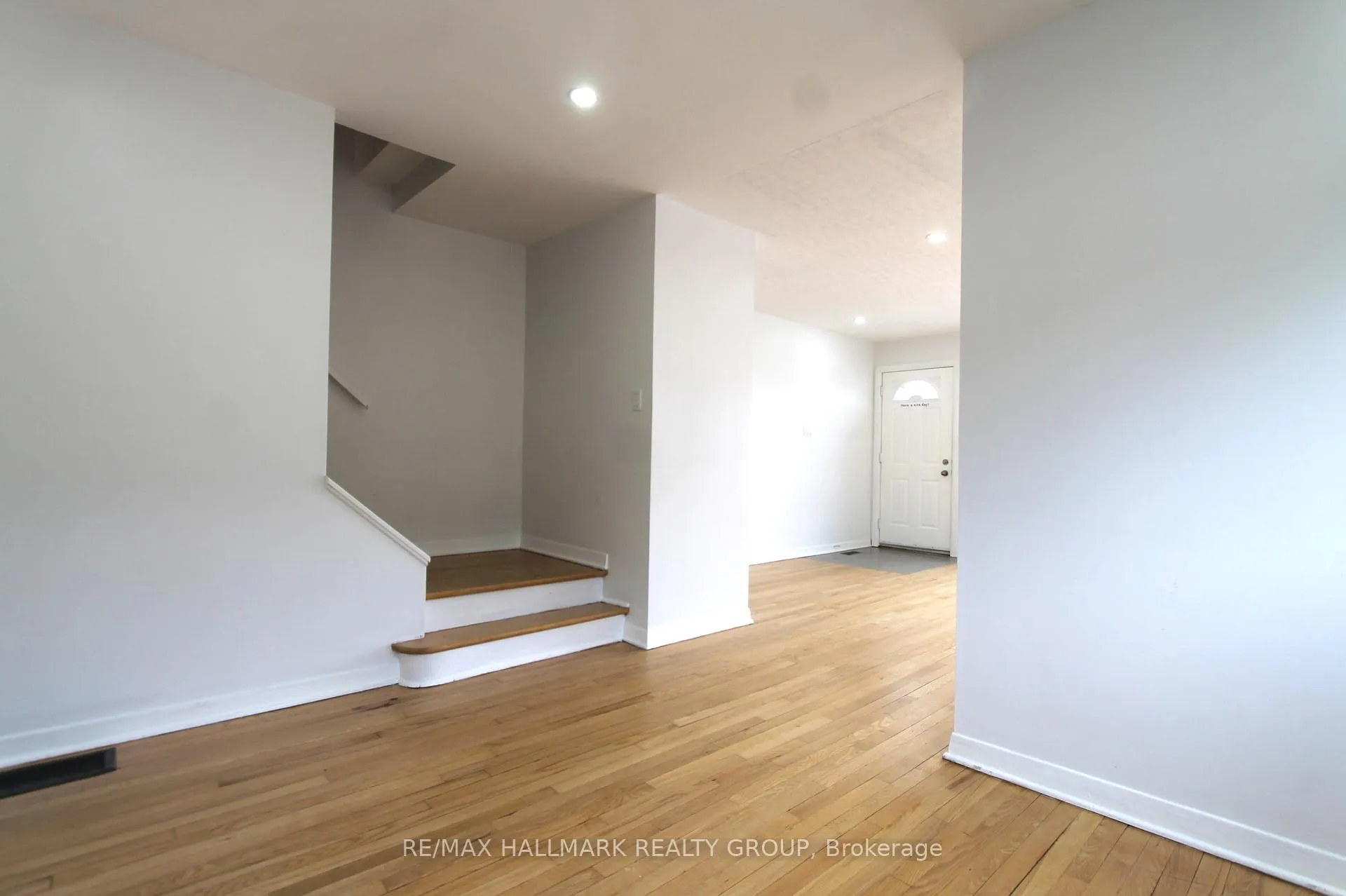 Photo 17 of 1427 Bellamy Street, Ottawa, Carleton Square — HOMEH