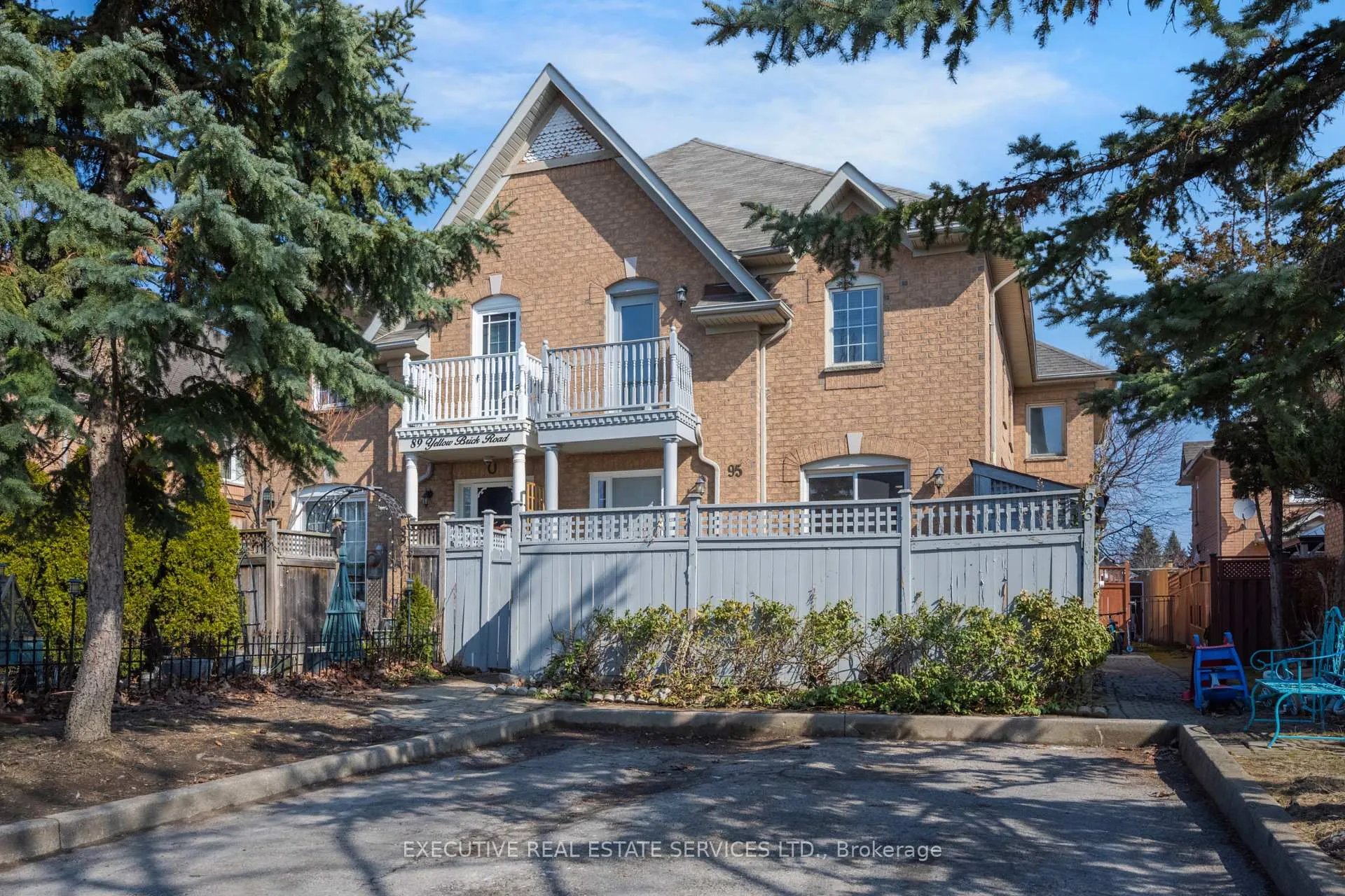 Photo 2 of 95 Yellow Brick Road, Brampton, Brampton North — HOMEH