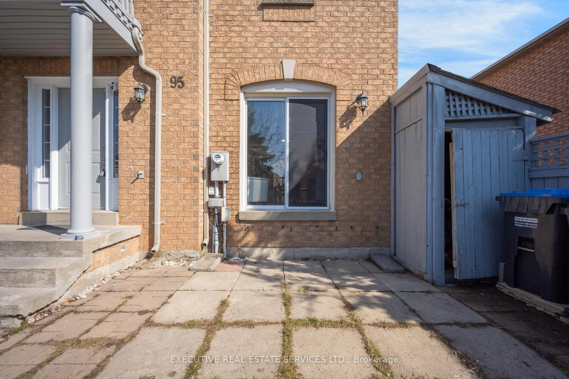 Photo 3 of 95 Yellow Brick Road, Brampton, Brampton North — HOMEH