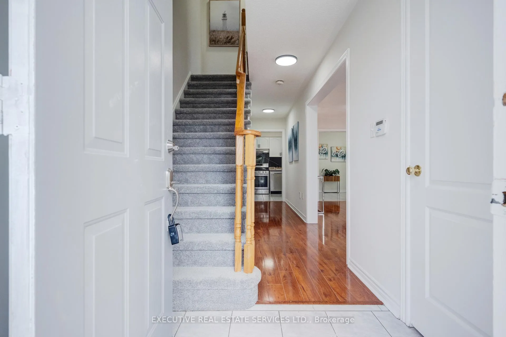 Photo 6 of 95 Yellow Brick Road, Brampton, Brampton North — HOMEH