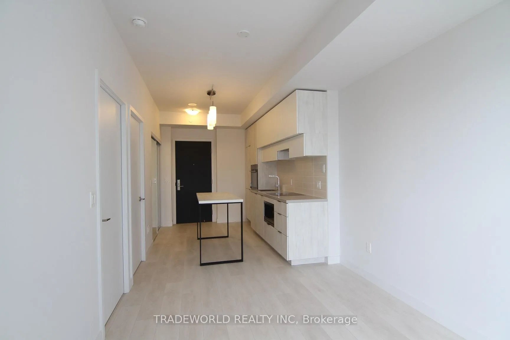 Photo 3 of Unit 1210, 8 Eglinton Avenue E, Toronto, Mount Pleasant West — HOMEH