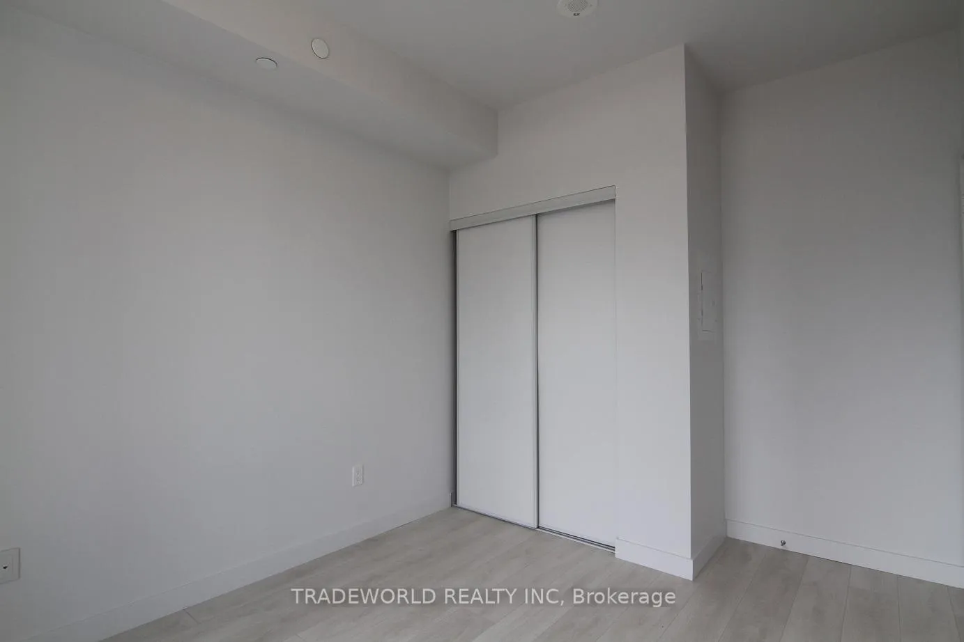 Photo 9 of Unit 1210, 8 Eglinton Avenue E, Toronto, Mount Pleasant West — HOMEH