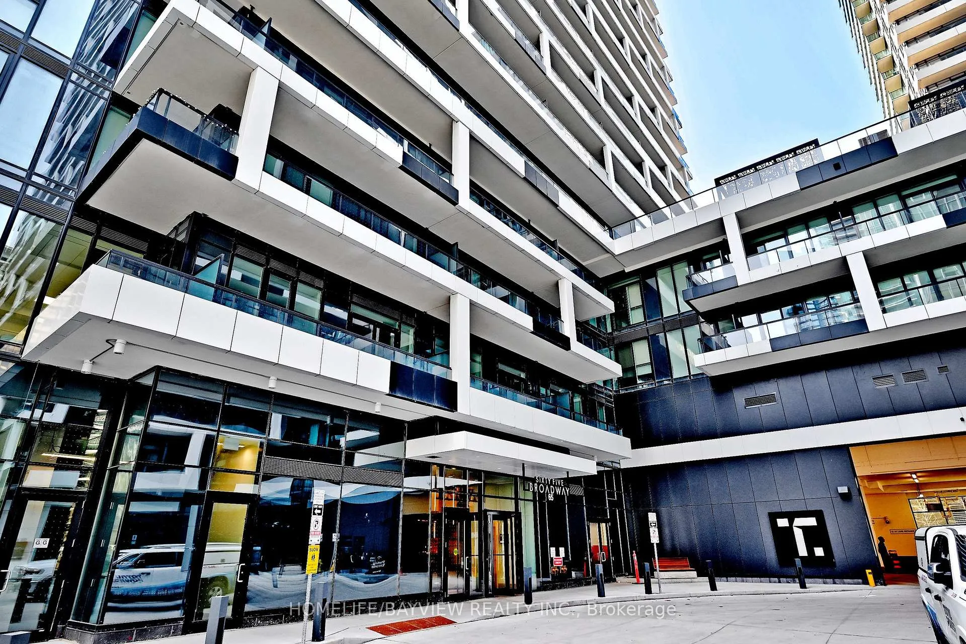 Photo 3 of Unit 2501, 65 Broadway Avenue, Toronto, Mount Pleasant West — HOMEH