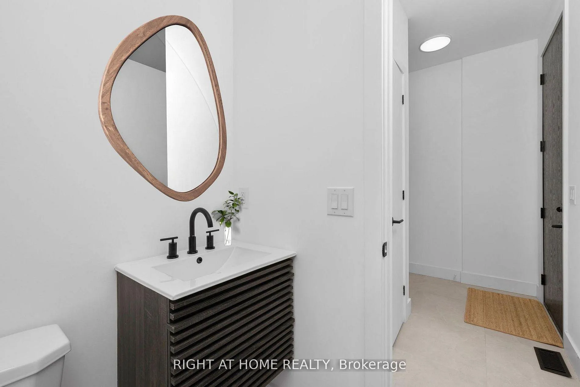 Photo 3 of 50 Lanark Avenue, Toronto, Humewood-Cedarvale — HOMEH