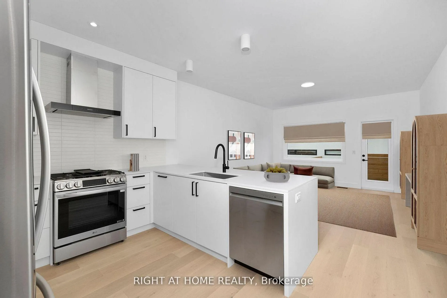 Photo 6 of 50 Lanark Avenue, Toronto, Humewood-Cedarvale — HOMEH