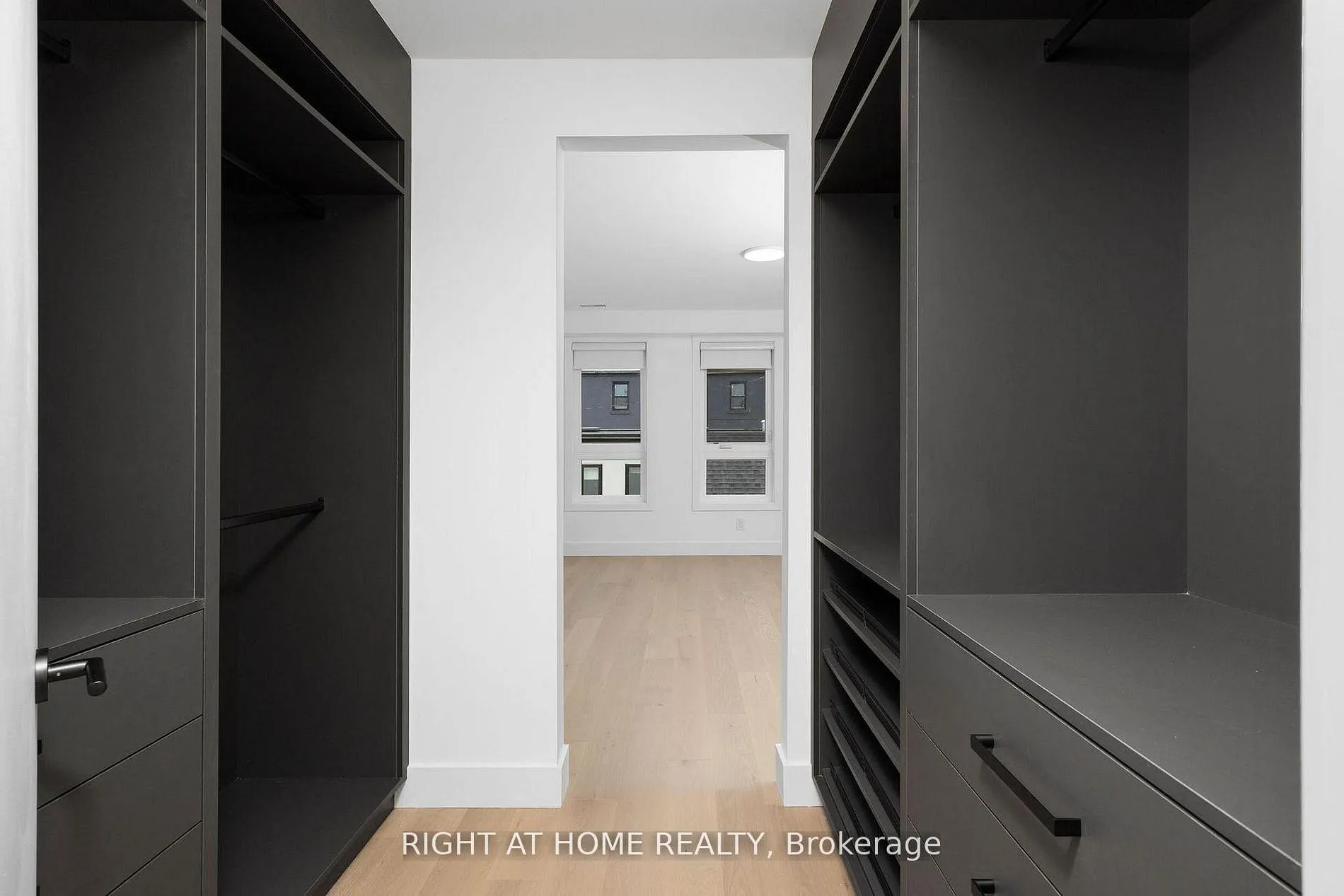 Photo 12 of 50 Lanark Avenue, Toronto, Humewood-Cedarvale — HOMEH
