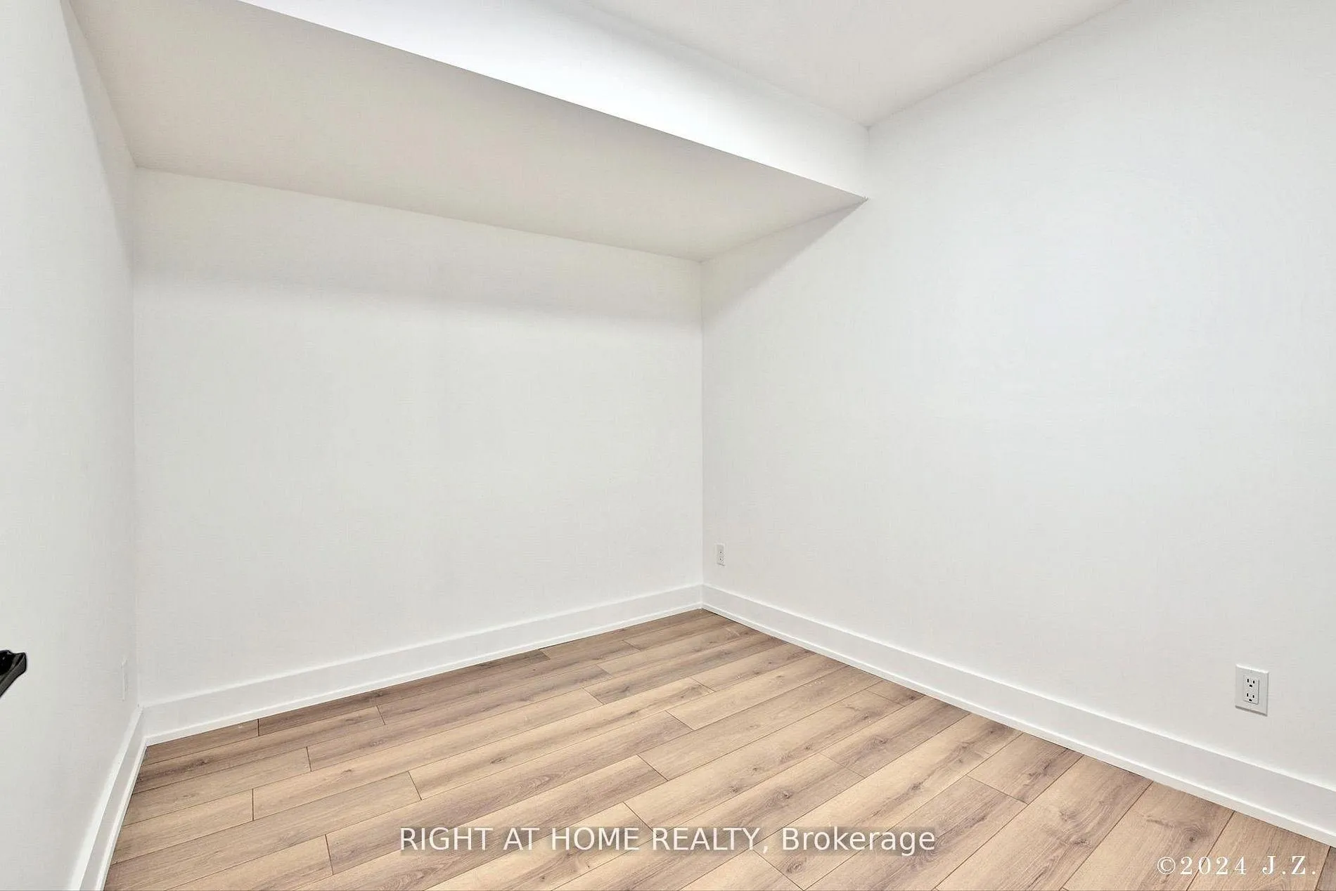 Photo 25 of 50 Lanark Avenue, Toronto, Humewood-Cedarvale — HOMEH