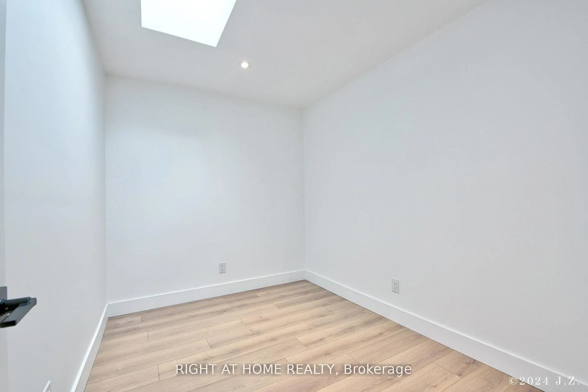 Photo 32 of 50 Lanark Avenue, Toronto, Humewood-Cedarvale — HOMEH