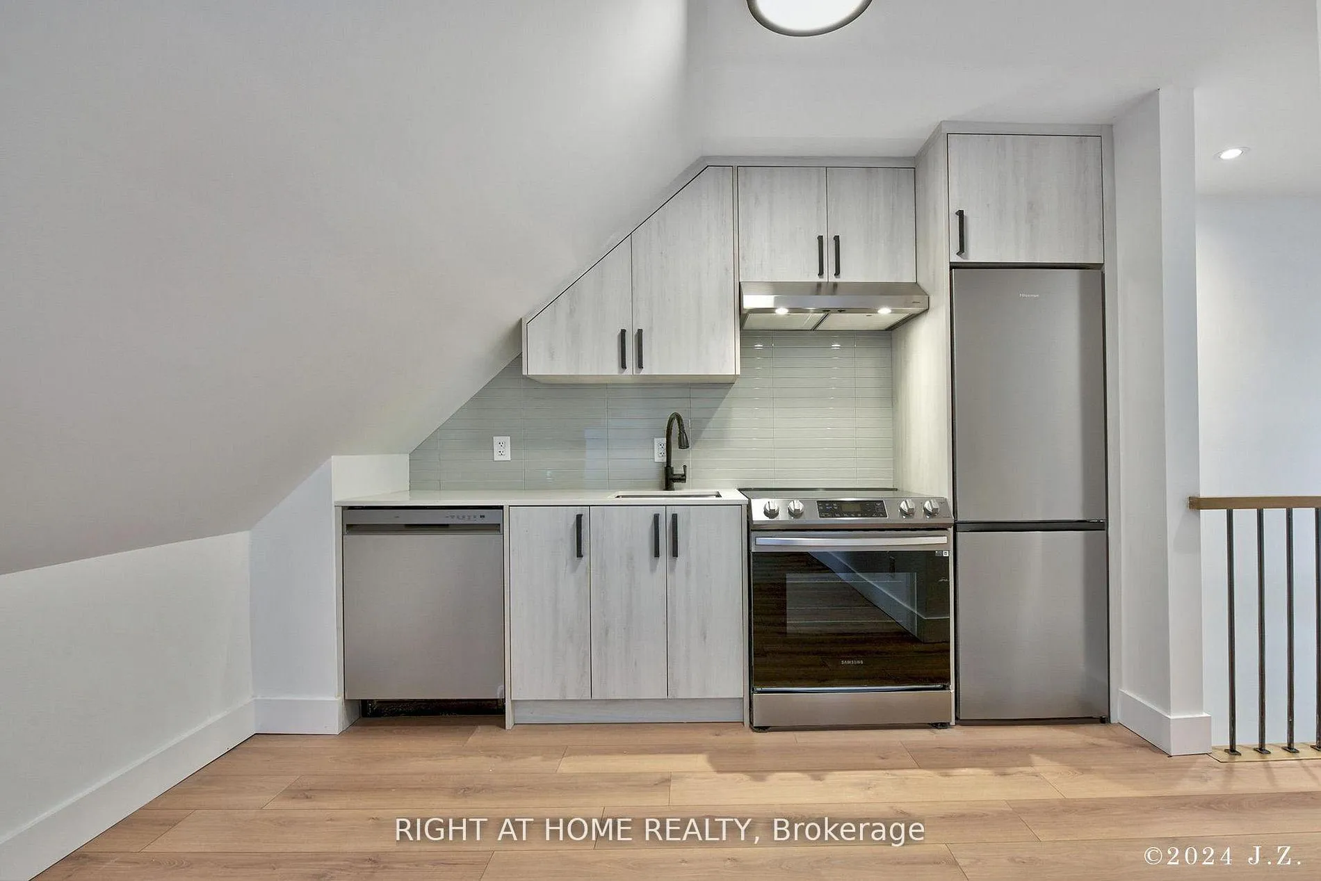 Photo 33 of 50 Lanark Avenue, Toronto, Humewood-Cedarvale — HOMEH