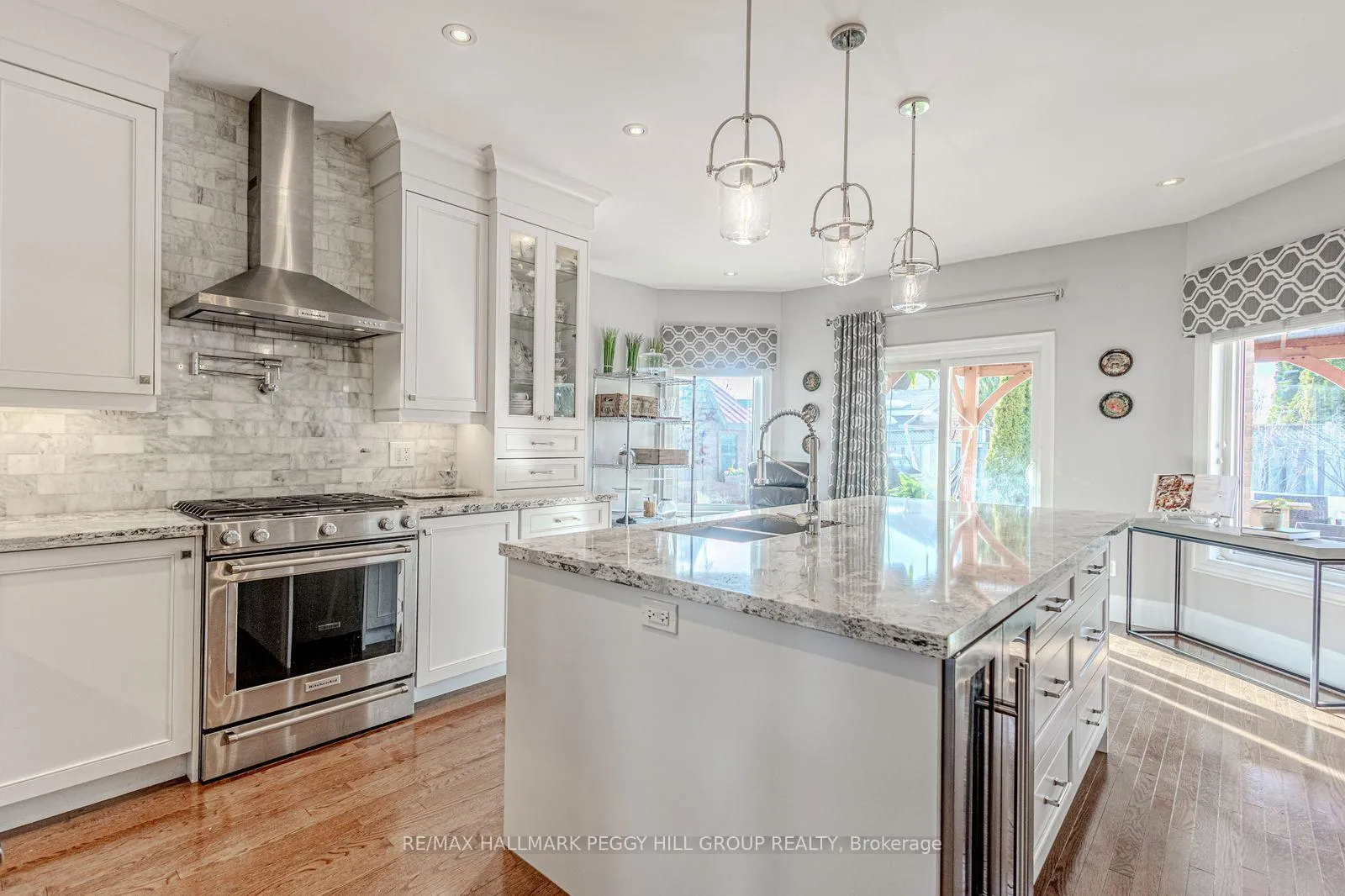 Photo 10 of 1940 Webster Boulevard, Innisfil, Alcona — HOMEH
