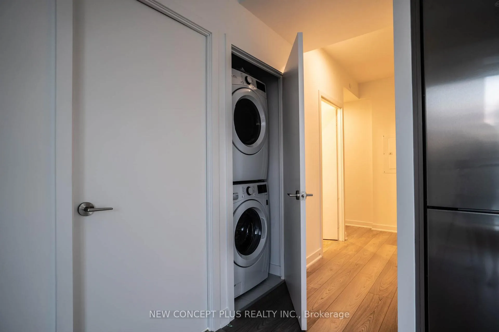Photo 5 of Unit 1612, 120 Parliament Street E, Toronto, Moss Park — HOMEH
