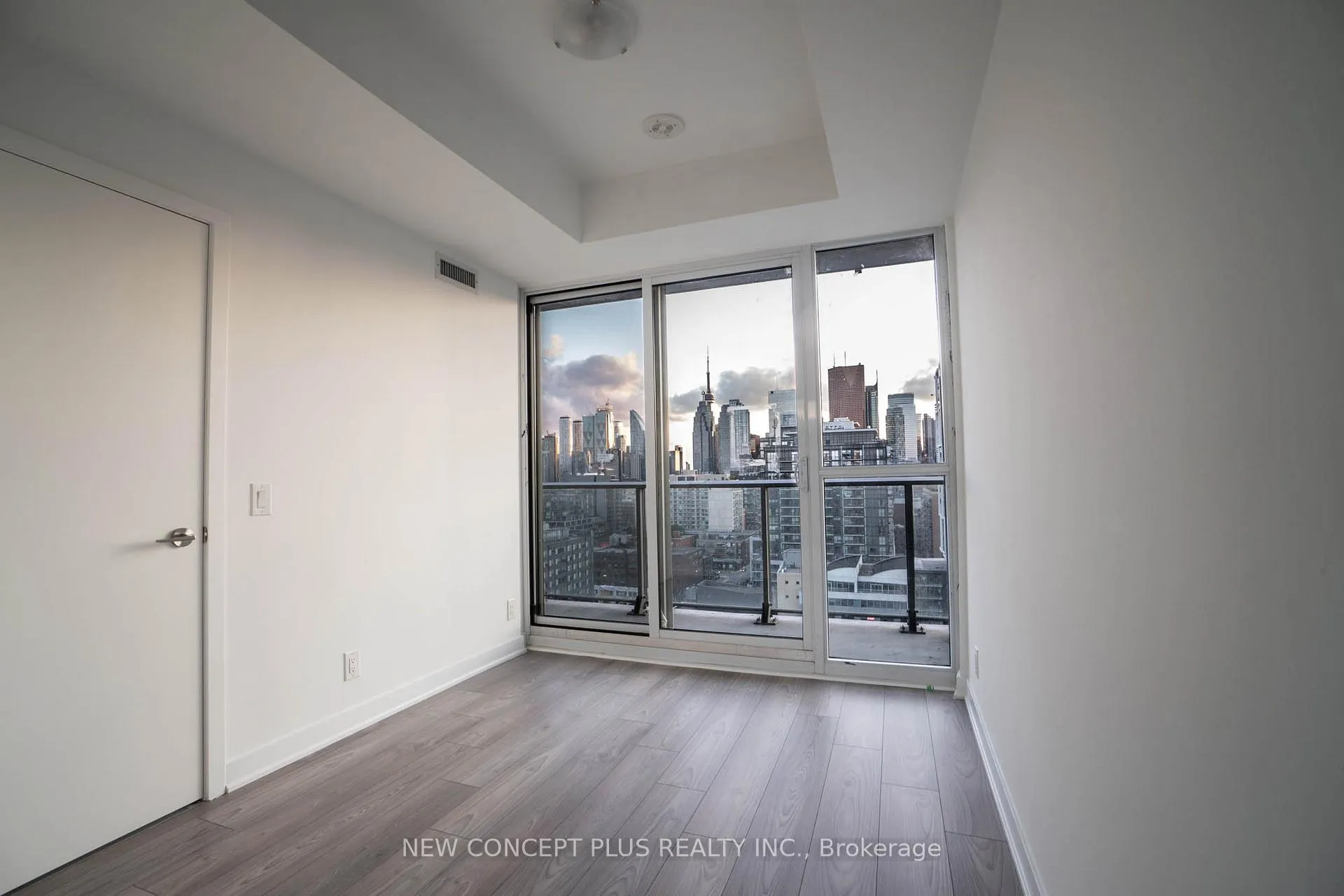 Photo 6 of Unit 1612, 120 Parliament Street E, Toronto, Moss Park — HOMEH