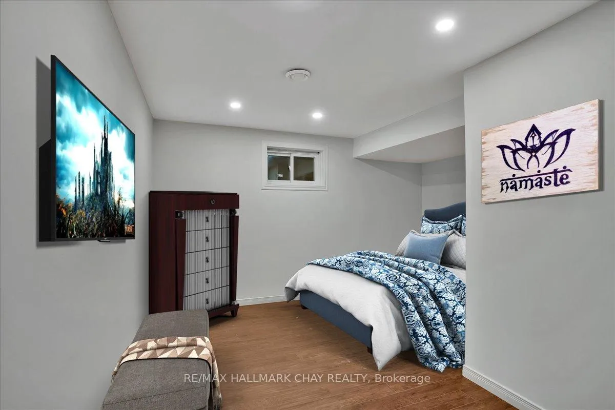Photo 5 of Unit B, 42 Daphne Crescent, Barrie, Cundles East — HOMEH