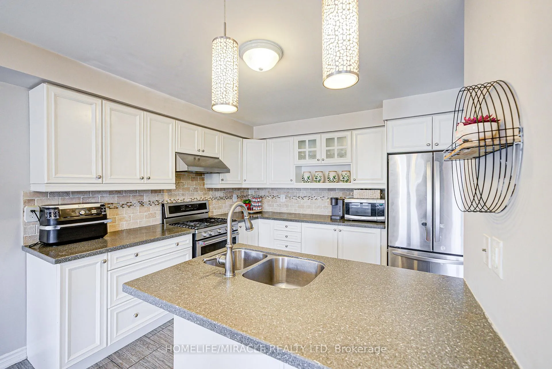 Photo 12 of 56 Hayman Street, Clarington, Courtice — HOMEH