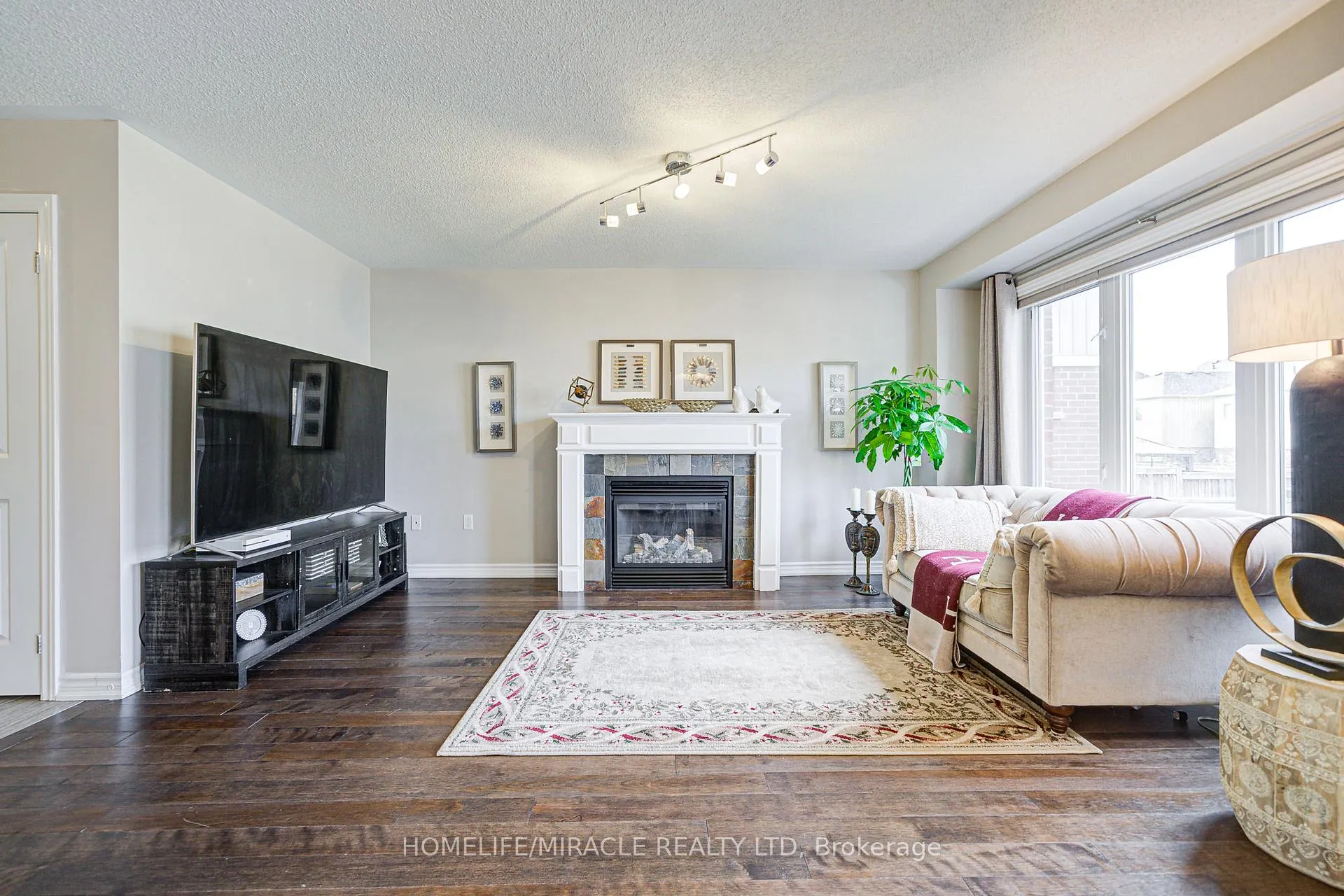 Photo 19 of 56 Hayman Street, Clarington, Courtice — HOMEH
