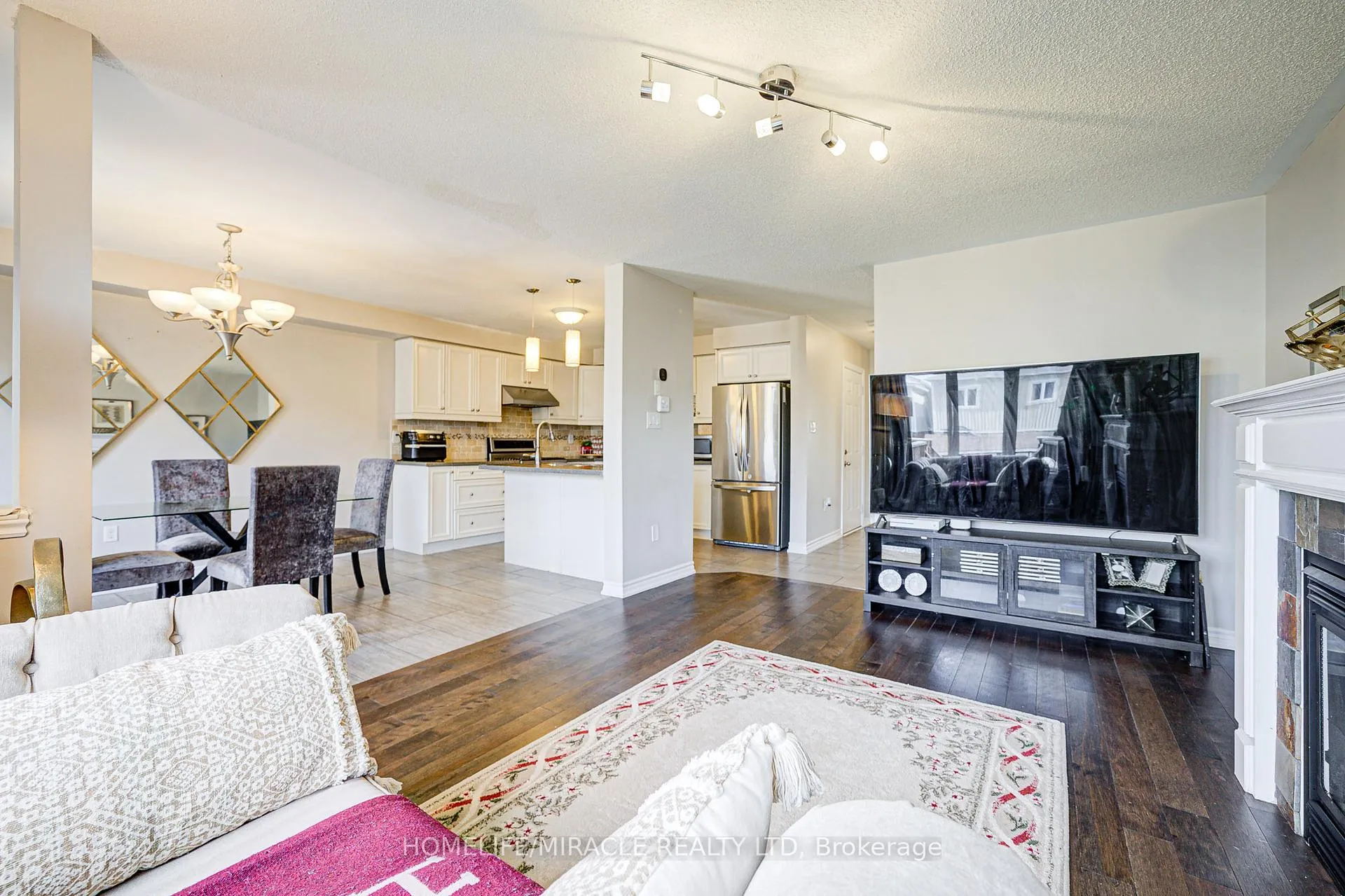 Photo 22 of 56 Hayman Street, Clarington, Courtice — HOMEH