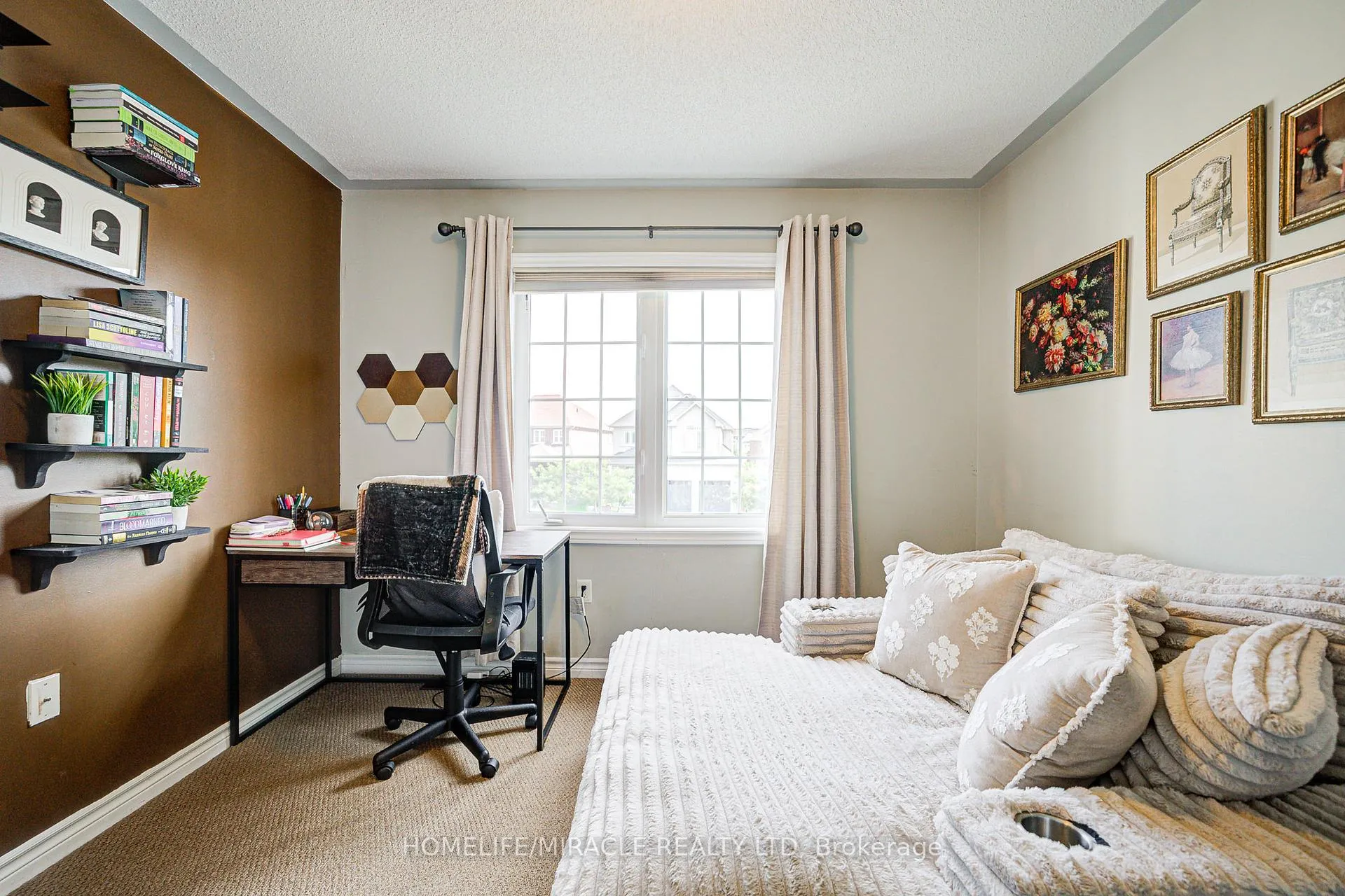 Photo 35 of 56 Hayman Street, Clarington, Courtice — HOMEH