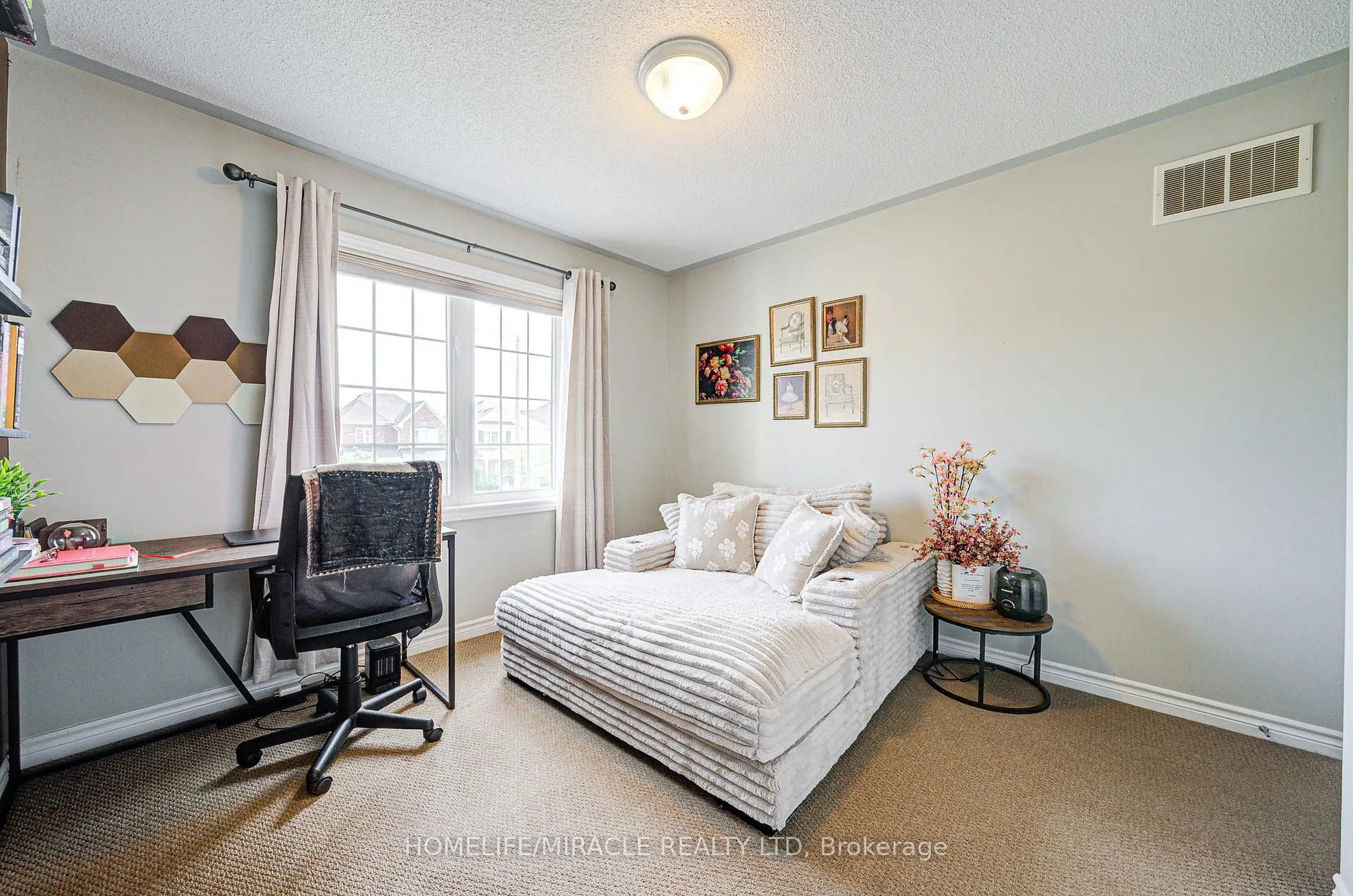Photo 37 of 56 Hayman Street, Clarington, Courtice — HOMEH