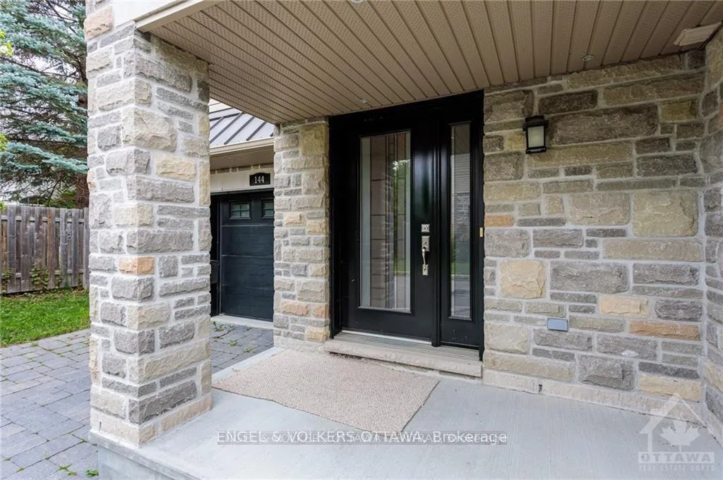 Photo 3 of 144 Montauk, Ottawa, Carleton Heights — HOMEH