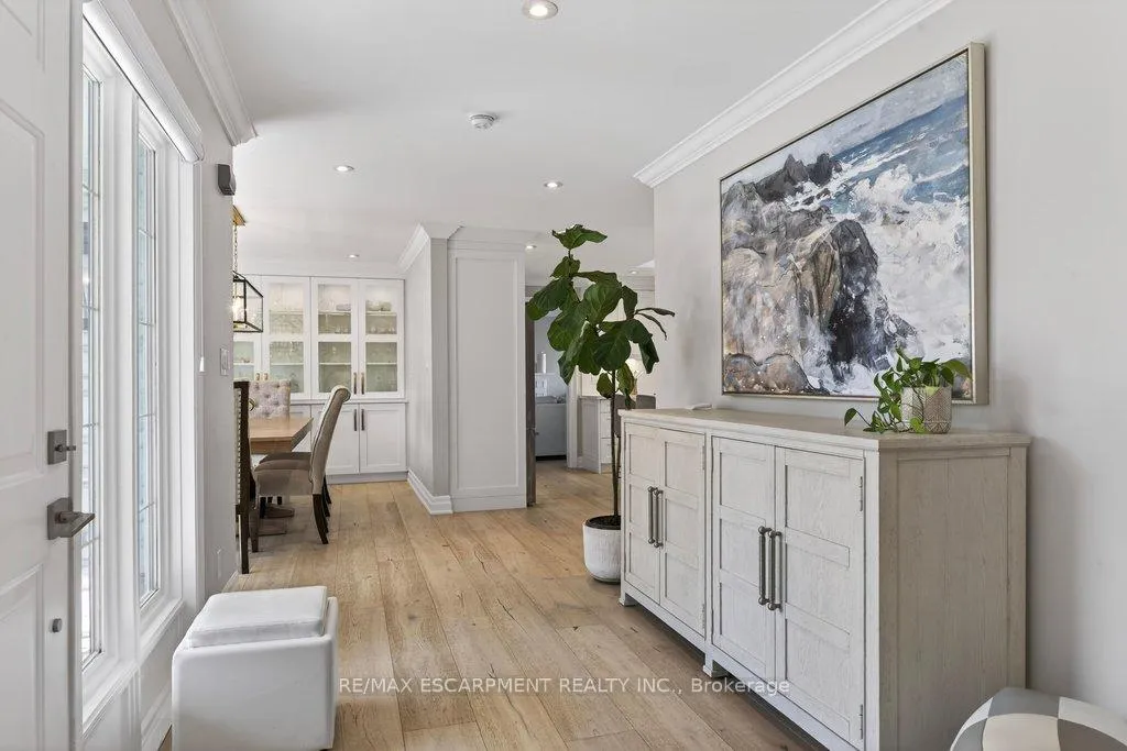 Photo 4 of 677 King Road, Burlington, LaSalle — HOMEH