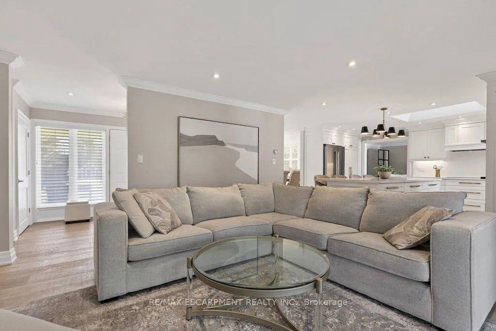 Photo 5 of 677 King Road, Burlington, LaSalle — HOMEH