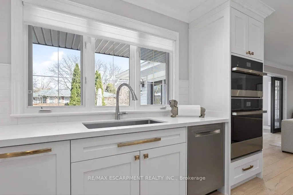 Photo 12 of 677 King Road, Burlington, LaSalle — HOMEH
