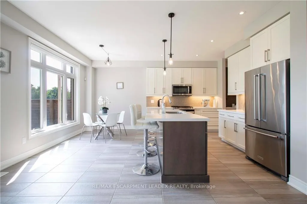 Photo 6 of 19 Secinaro Avenue, Hamilton, Meadowlands — HOMEH