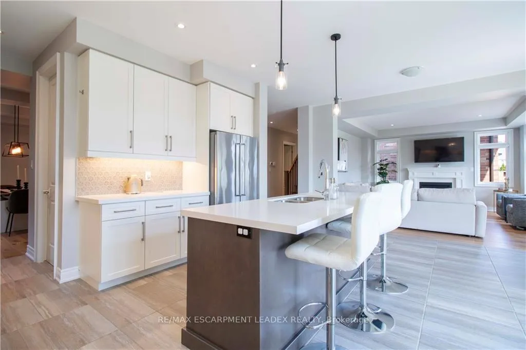 Photo 8 of 19 Secinaro Avenue, Hamilton, Meadowlands — HOMEH
