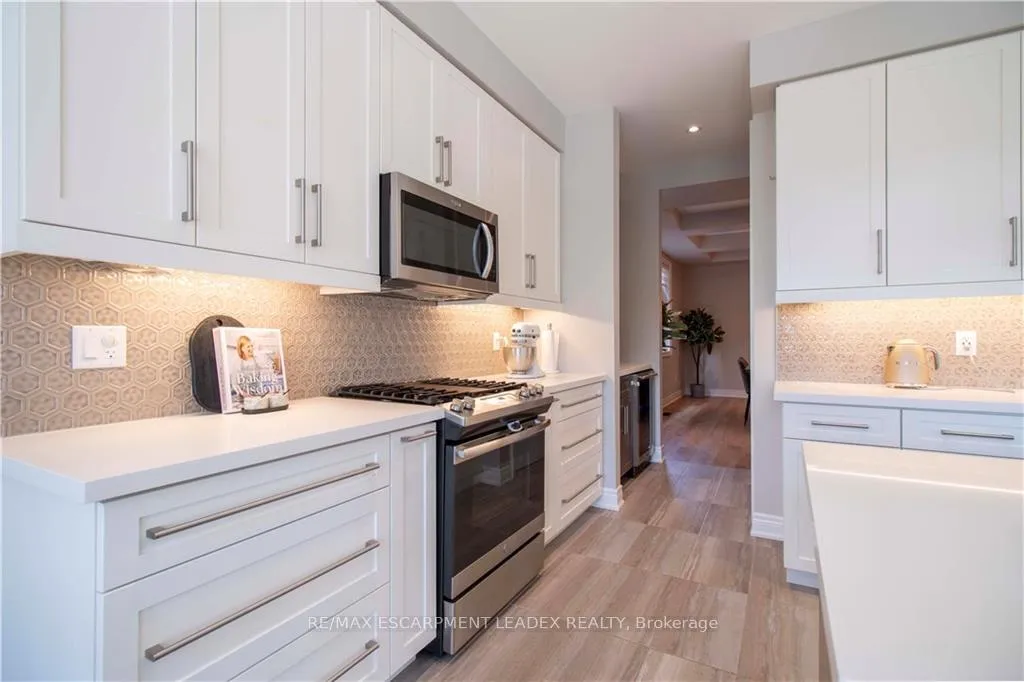 Photo 9 of 19 Secinaro Avenue, Hamilton, Meadowlands — HOMEH