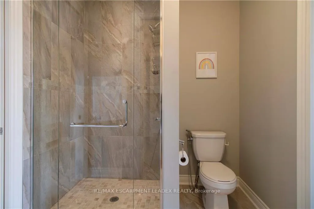 Photo 32 of 19 Secinaro Avenue, Hamilton, Meadowlands — HOMEH