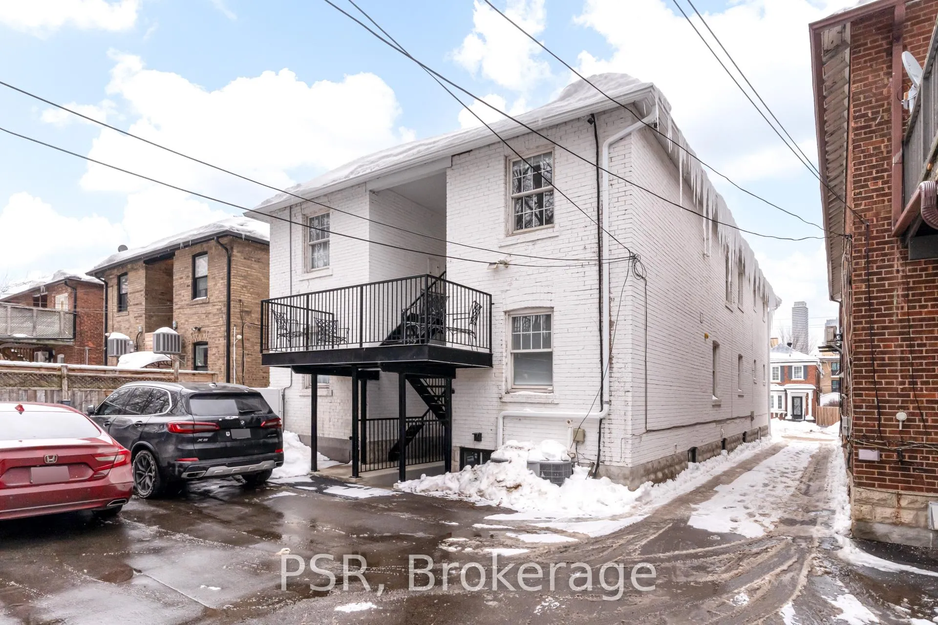 Photo 3 of Unit Lower, 110 Braemar Avenue, Toronto, Yonge-Eglinton — HOMEH