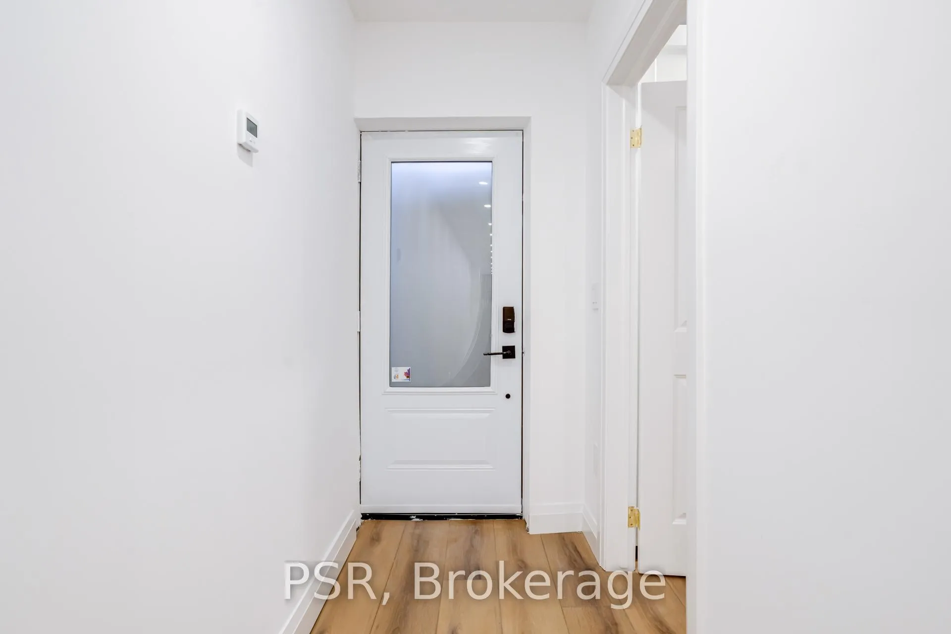 Photo 7 of Unit Lower, 110 Braemar Avenue, Toronto, Yonge-Eglinton — HOMEH