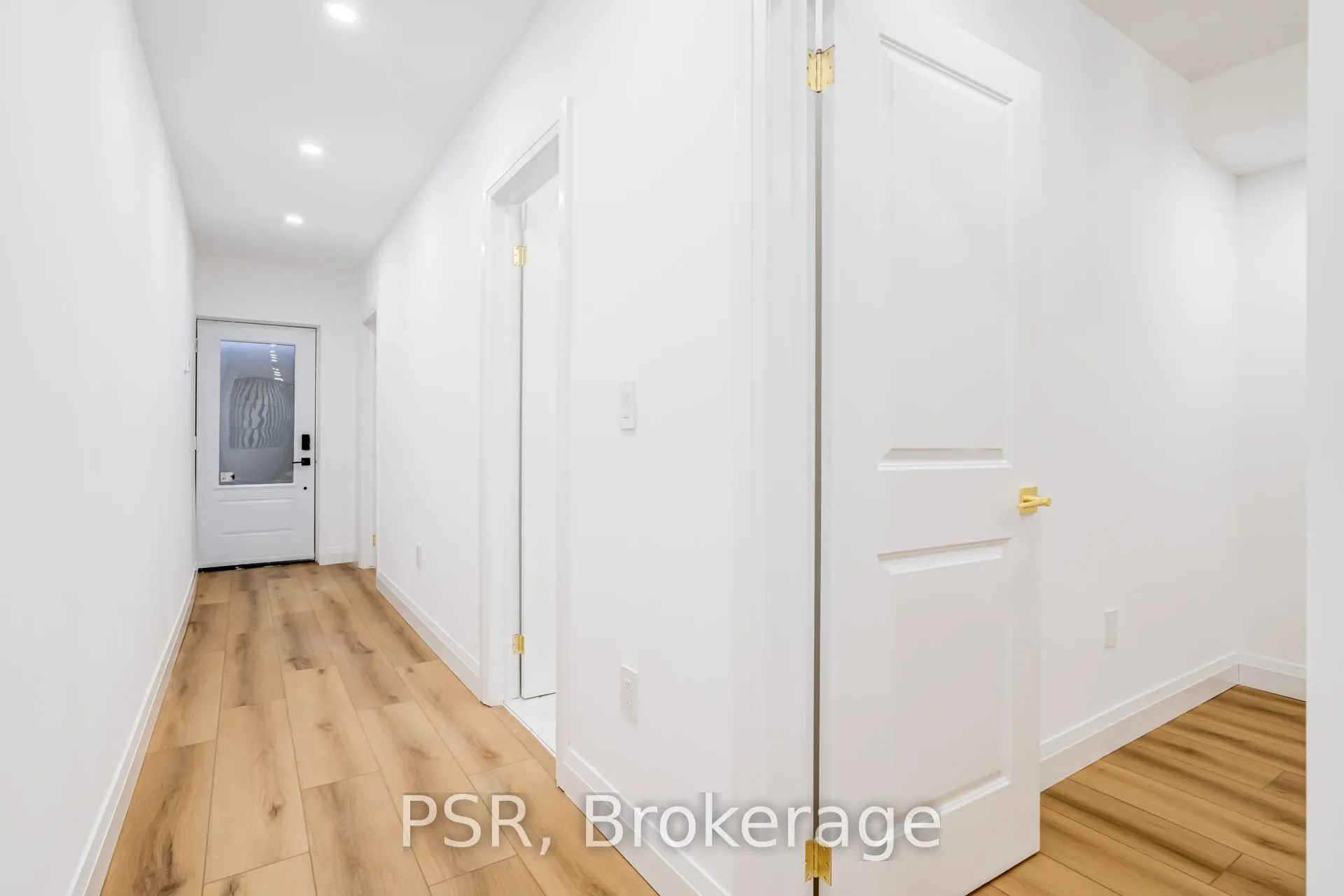 Photo 9 of Unit Lower, 110 Braemar Avenue, Toronto, Yonge-Eglinton — HOMEH
