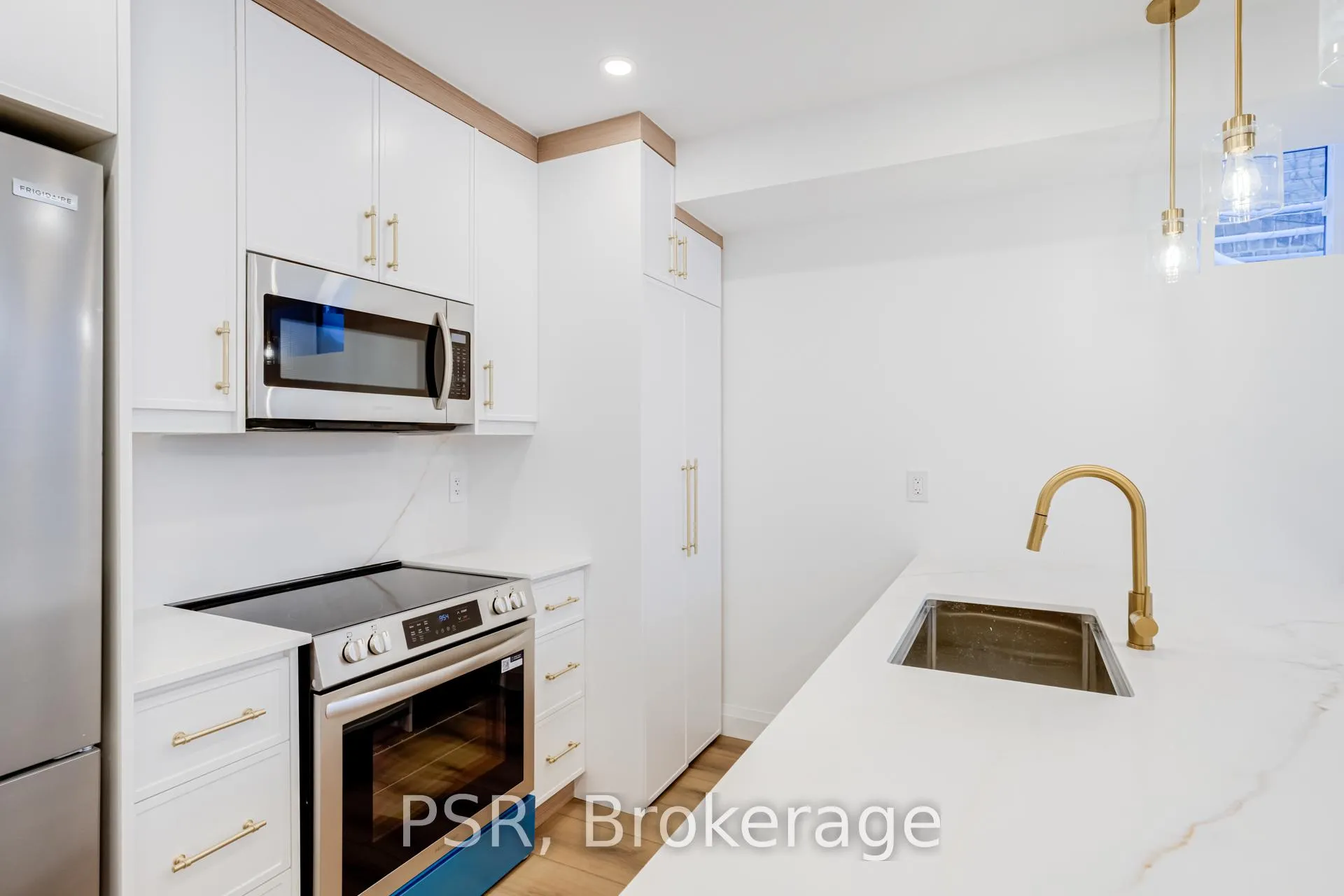 Photo 12 of Unit Lower, 110 Braemar Avenue, Toronto, Yonge-Eglinton — HOMEH