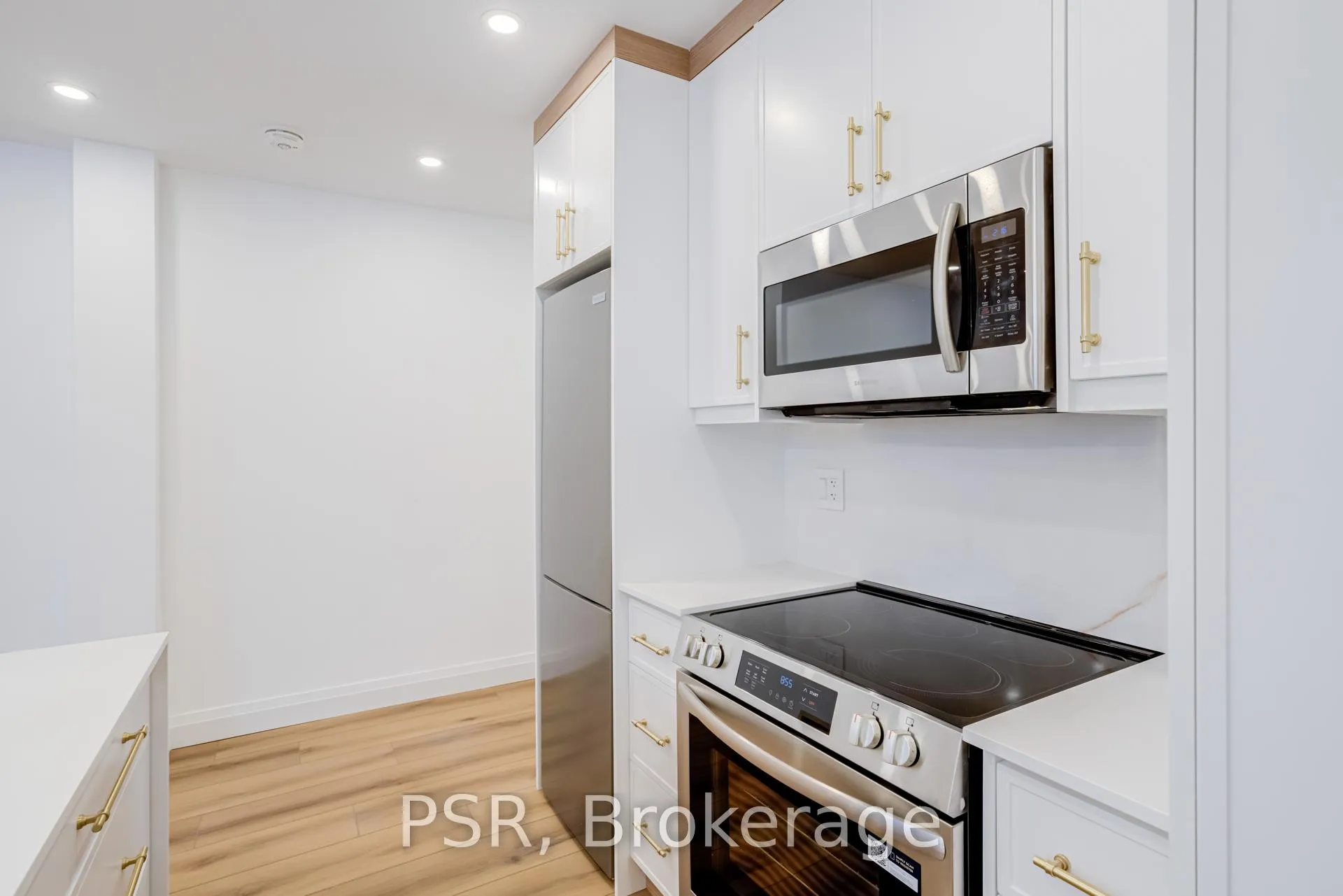 Photo 13 of Unit Lower, 110 Braemar Avenue, Toronto, Yonge-Eglinton — HOMEH
