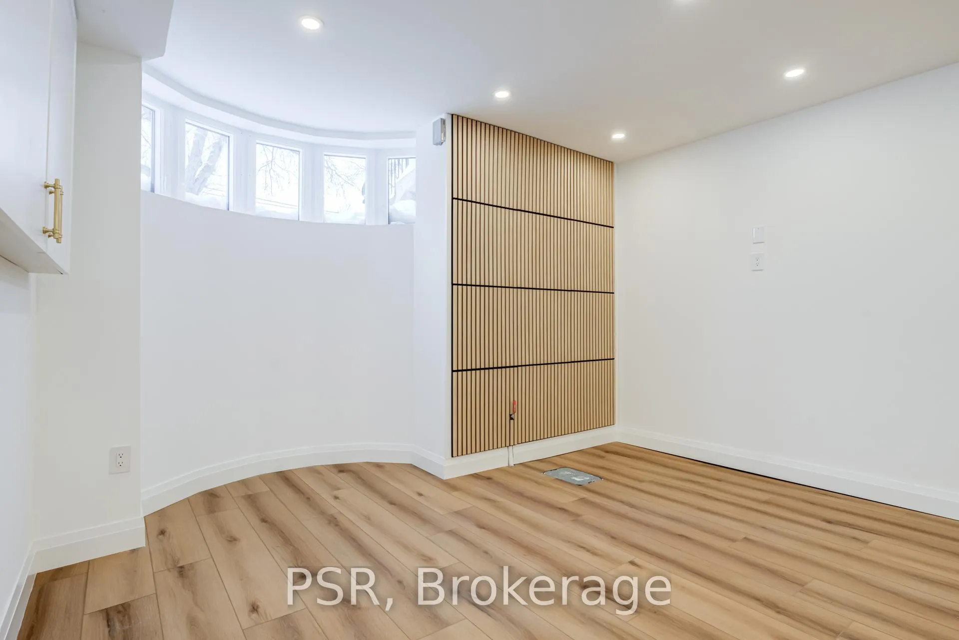 Photo 18 of Unit Lower, 110 Braemar Avenue, Toronto, Yonge-Eglinton — HOMEH