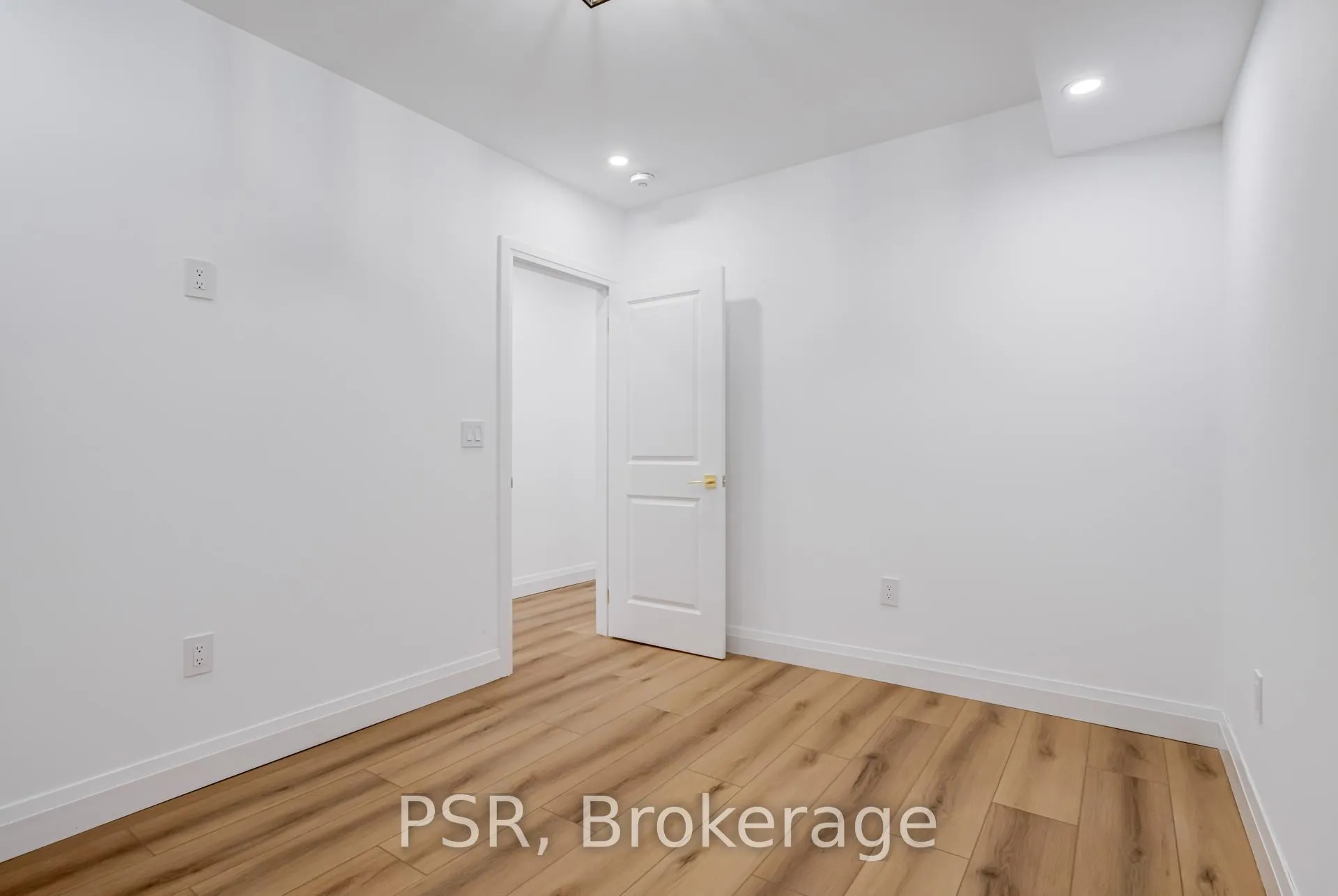 Photo 21 of Unit Lower, 110 Braemar Avenue, Toronto, Yonge-Eglinton — HOMEH