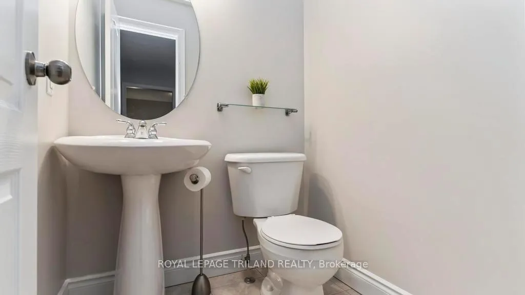 Photo 19 of 98 Hagerman Crescent, St. Thomas — HOMEH