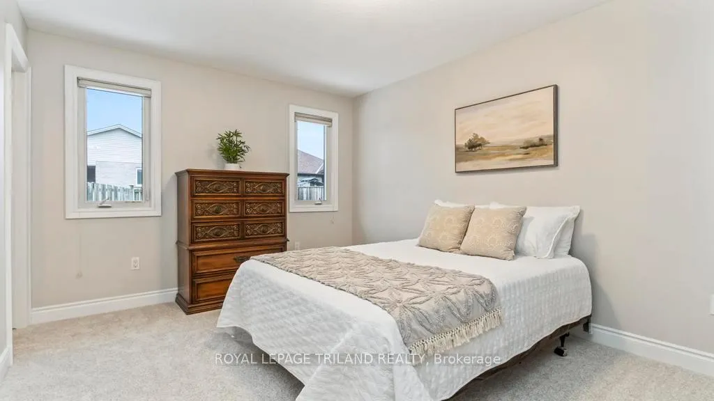 Photo 20 of 98 Hagerman Crescent, St. Thomas — HOMEH