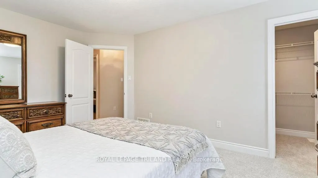 Photo 21 of 98 Hagerman Crescent, St. Thomas — HOMEH